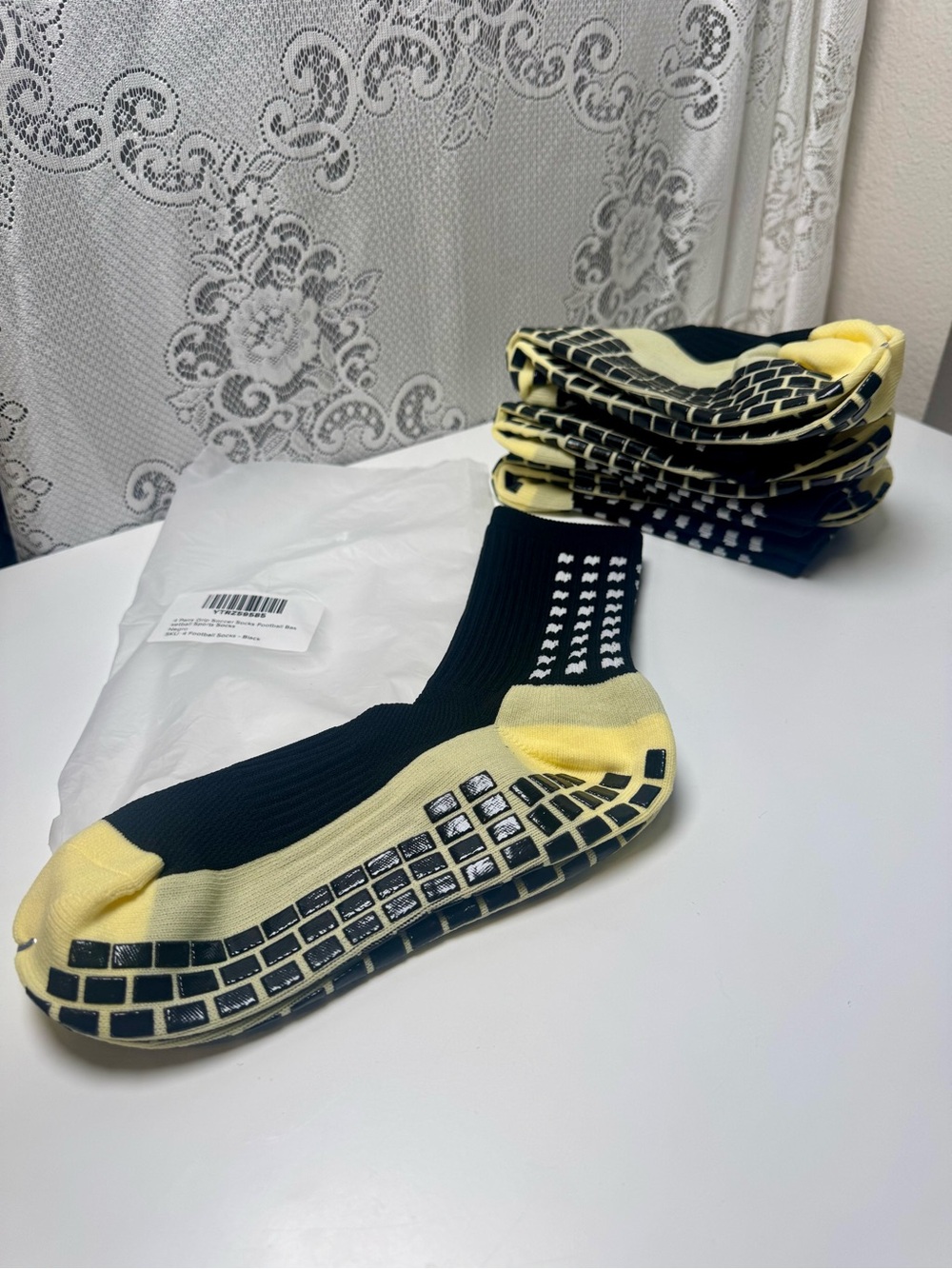 NWT 4 Pack Unisex Athletic Grip Socks in Black and Yellow. Anti-Slip Cleat Socks
